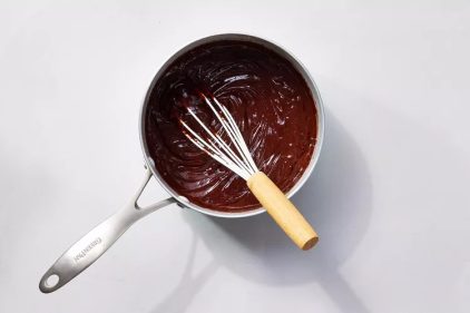 مرحله اول ذوب کره و شکلات - تهیه موس شکلاتی  -  تجارت فود